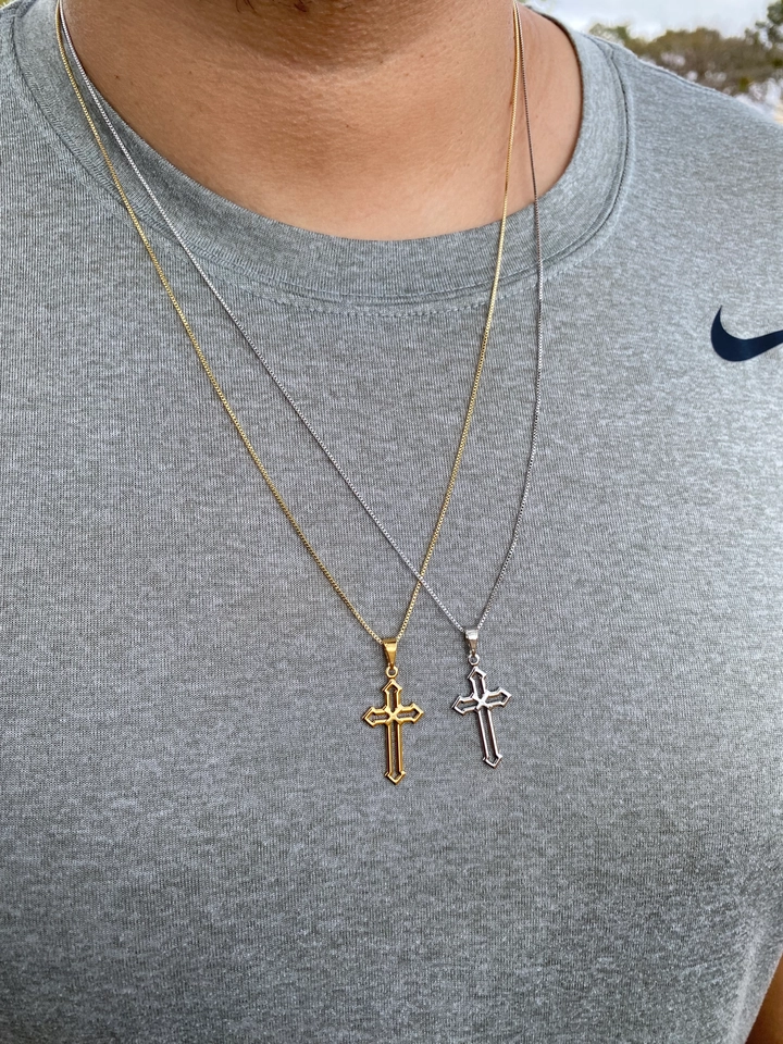 Colar com Crucifixo - 2