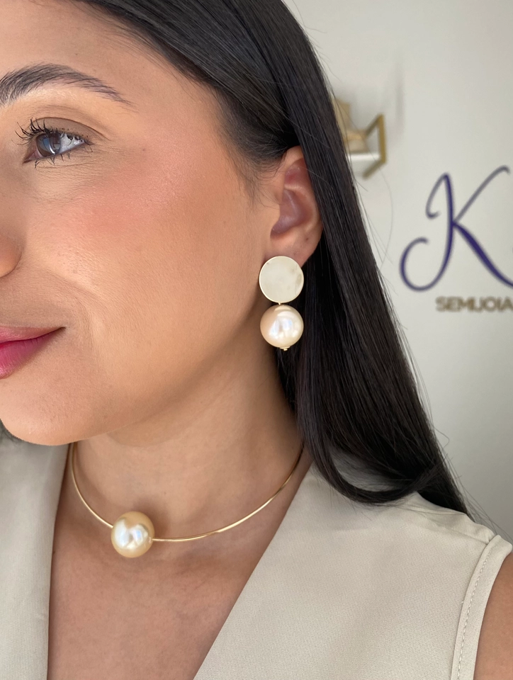 Brinco Chapa Lisa com Pérola  - 4