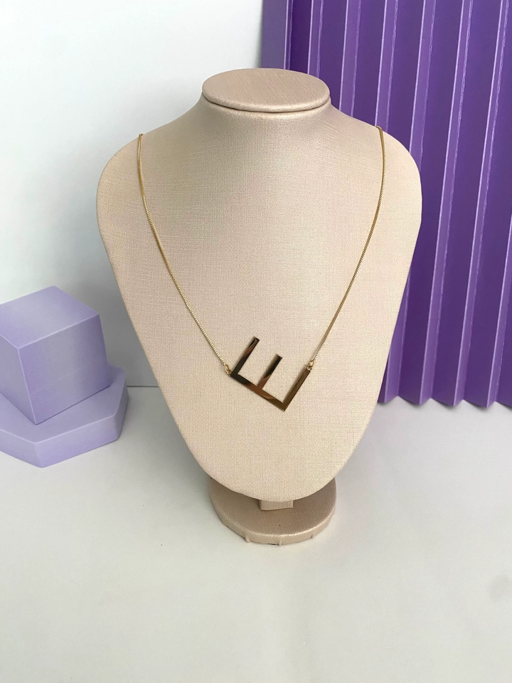 Colar com Inicial Transversal - 7