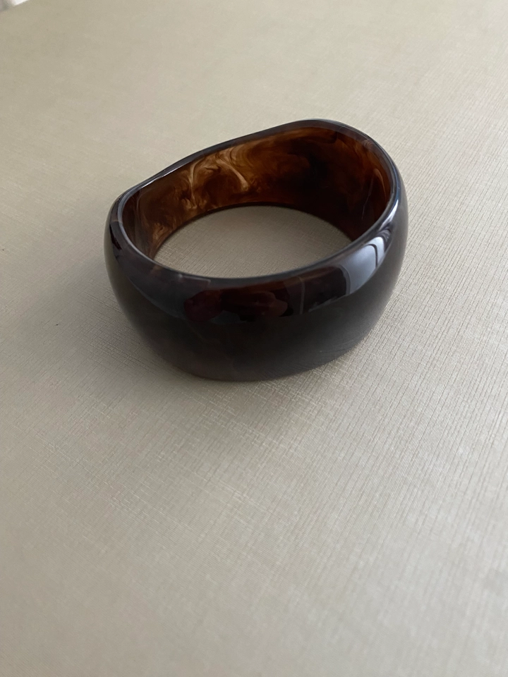 Bracelete de Resina Grosso Café (Biju) - 1