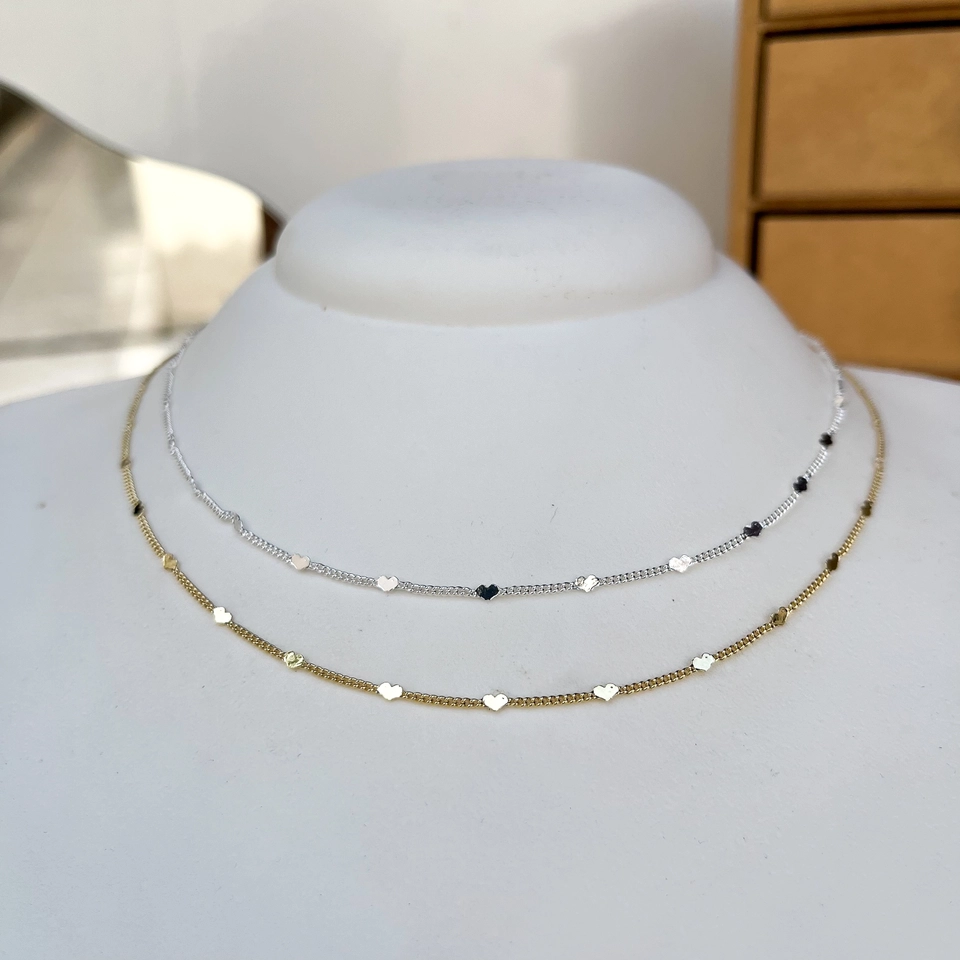 Colar mini corações
