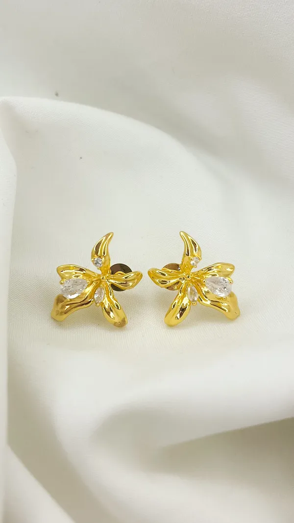 Brinco Flor Serena - imagem 1