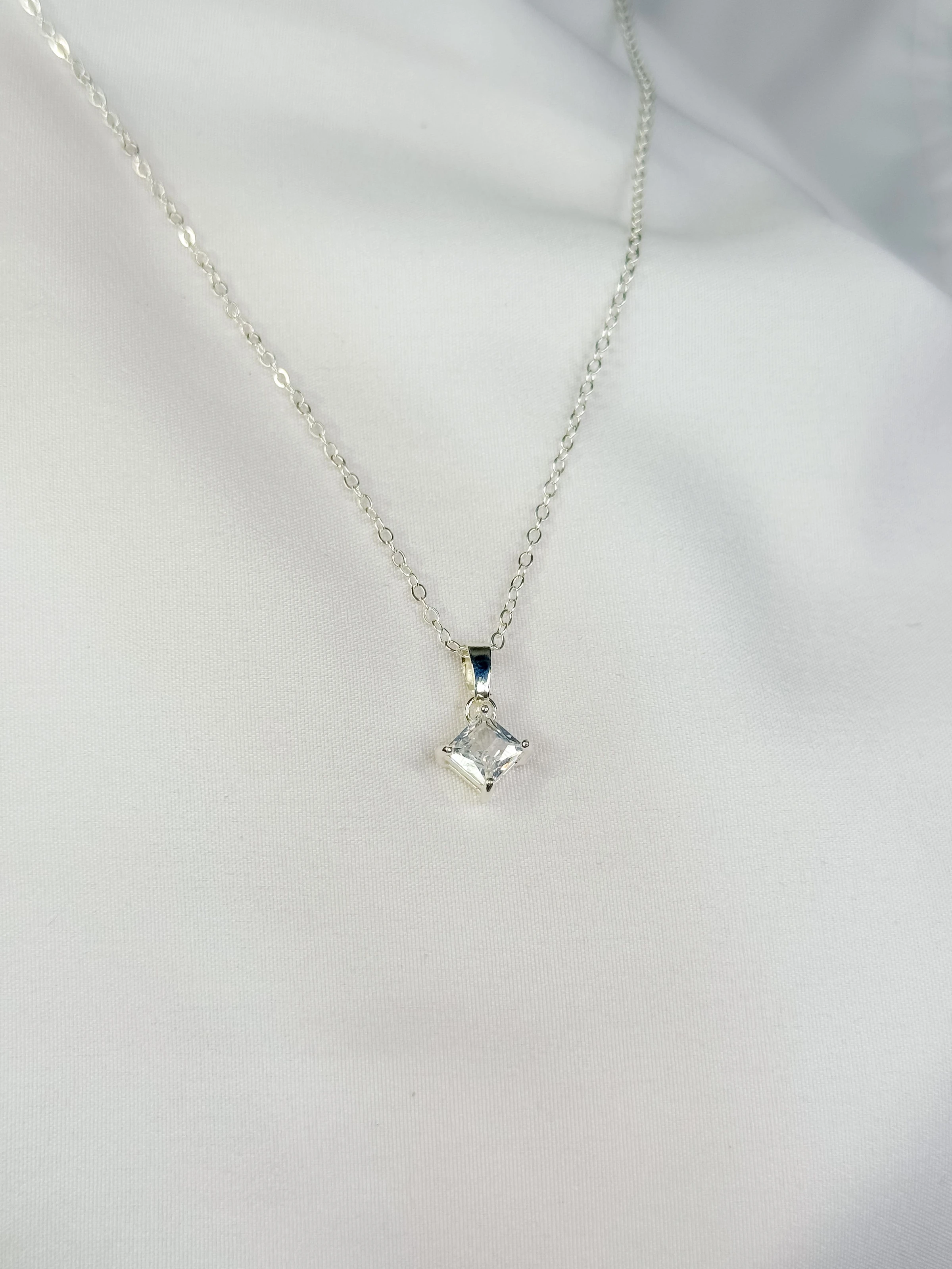 Colar Ponto de Luz Carré Mini Cristal - Prata - 1