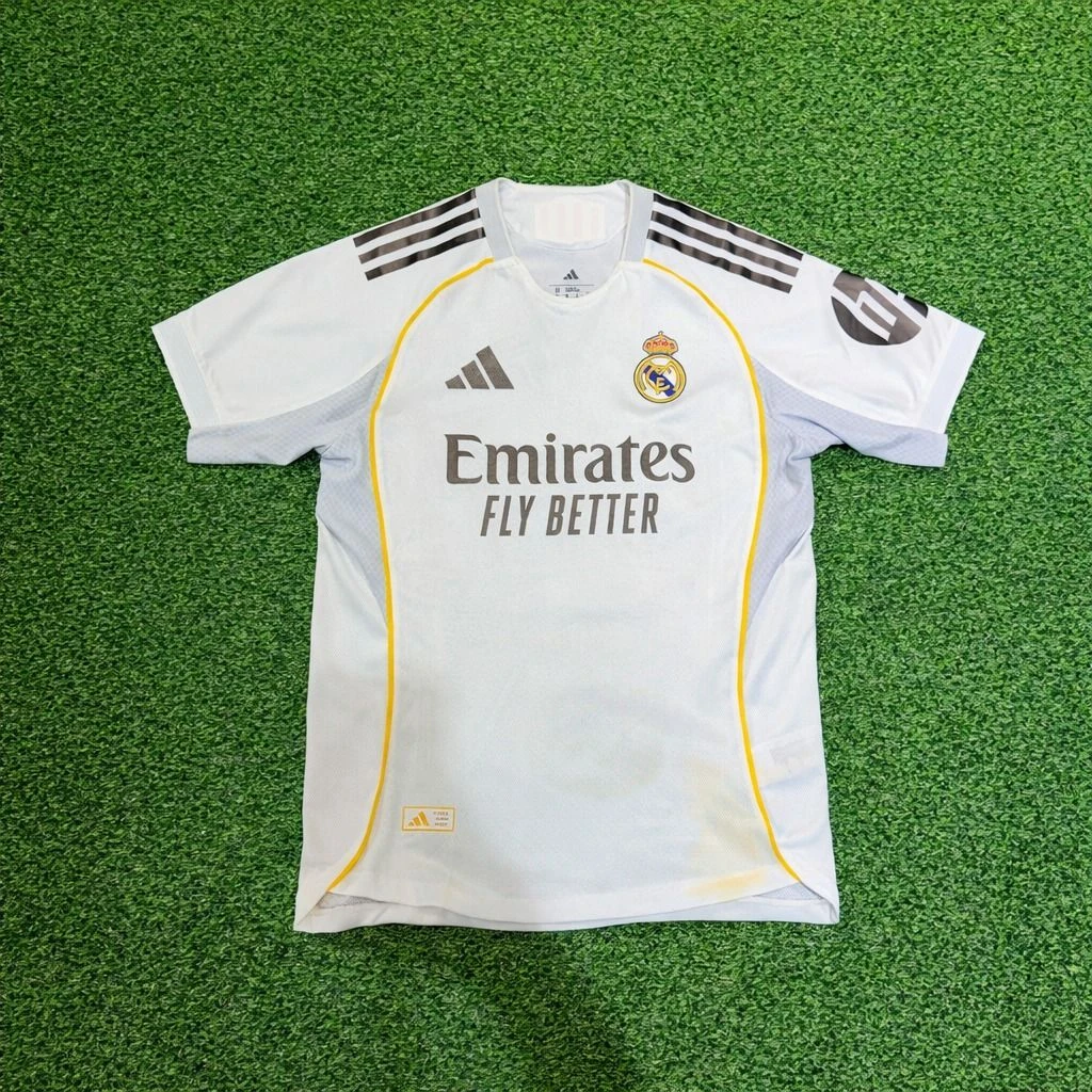 REALA MADRID BRANCA - VERSÃO JOGADOR - 1