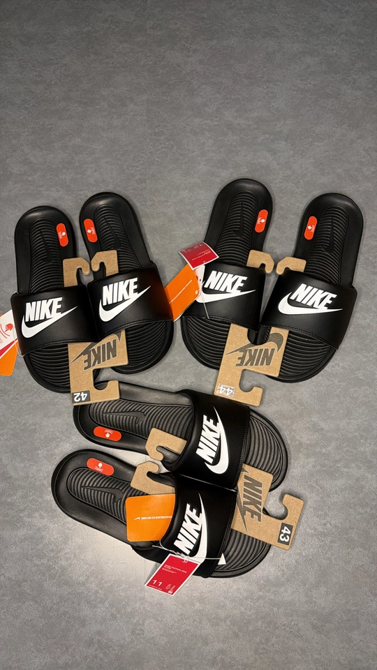 Chinelo slide nike 
