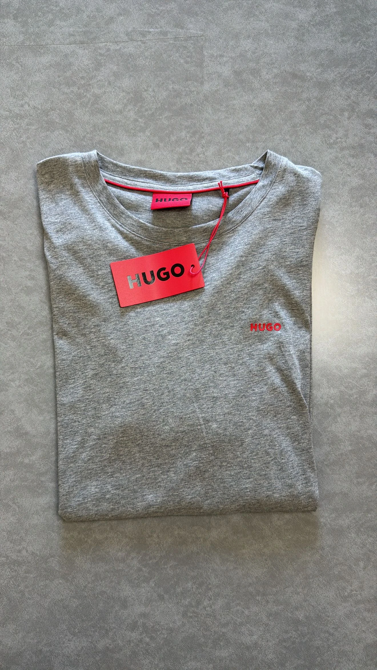 Camiseta hugo logo  - 1