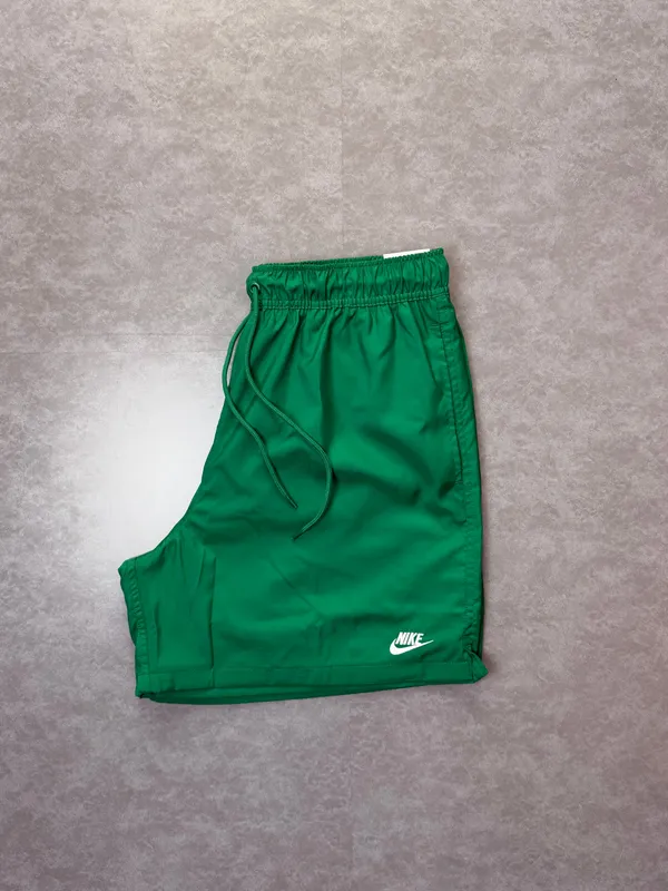 Shorts nike club verde 