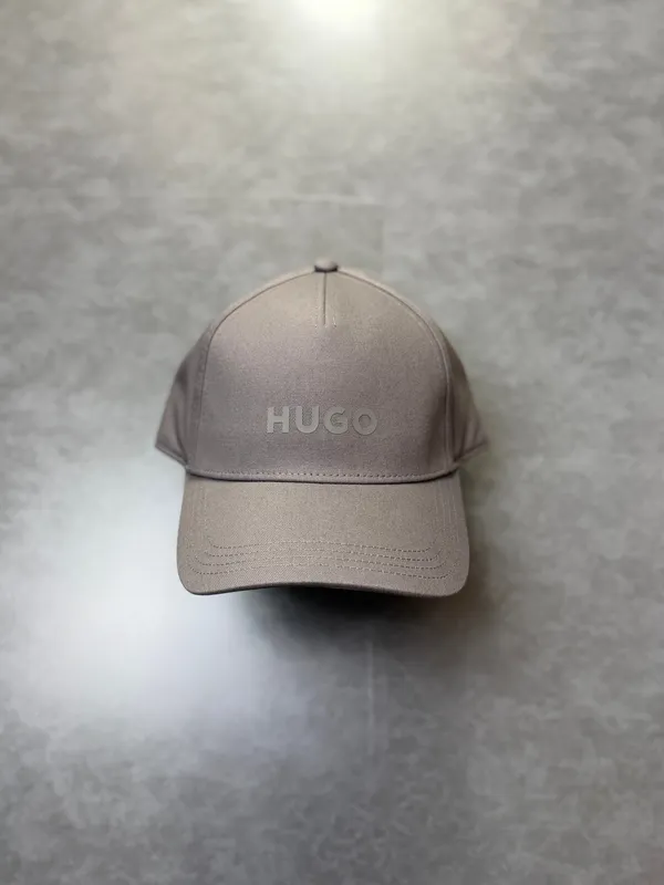 Boné hugo 