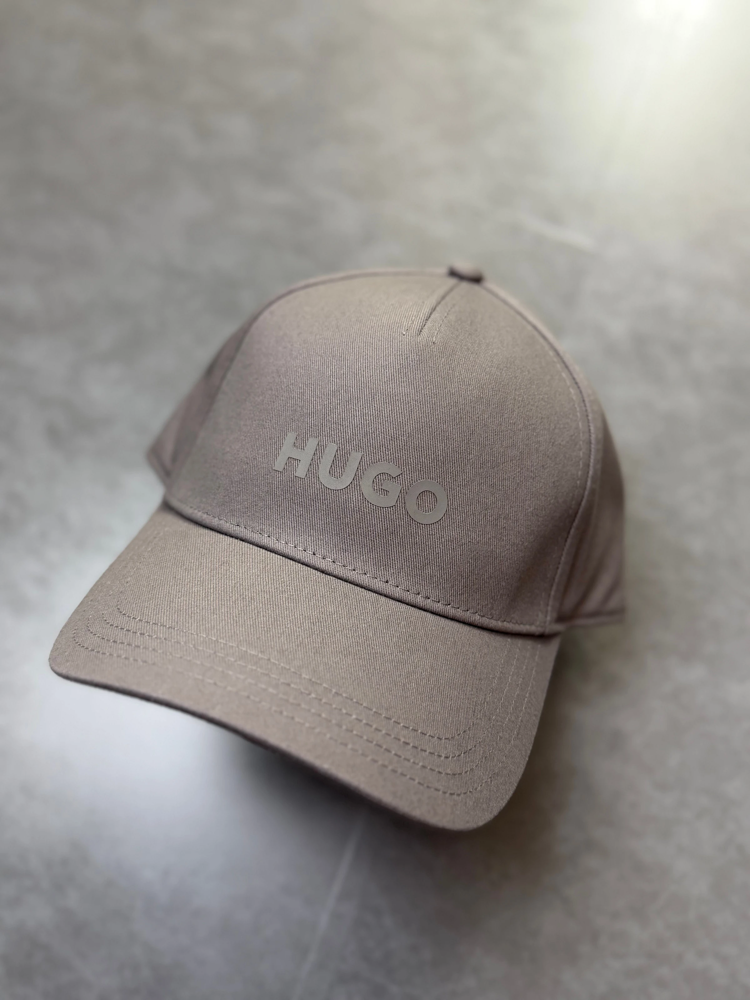 Boné hugo  - 2