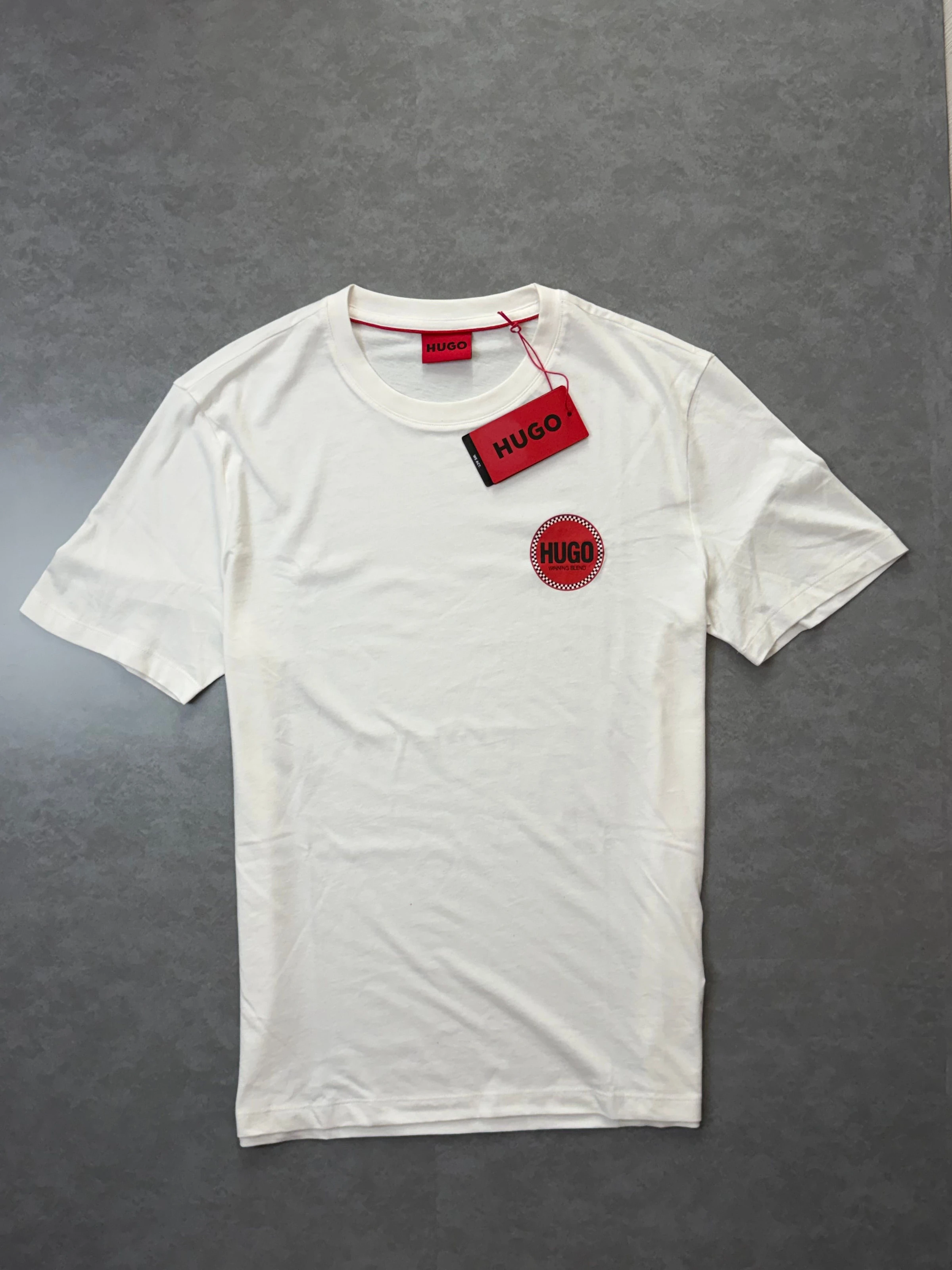 Camiseta hugo  - 1