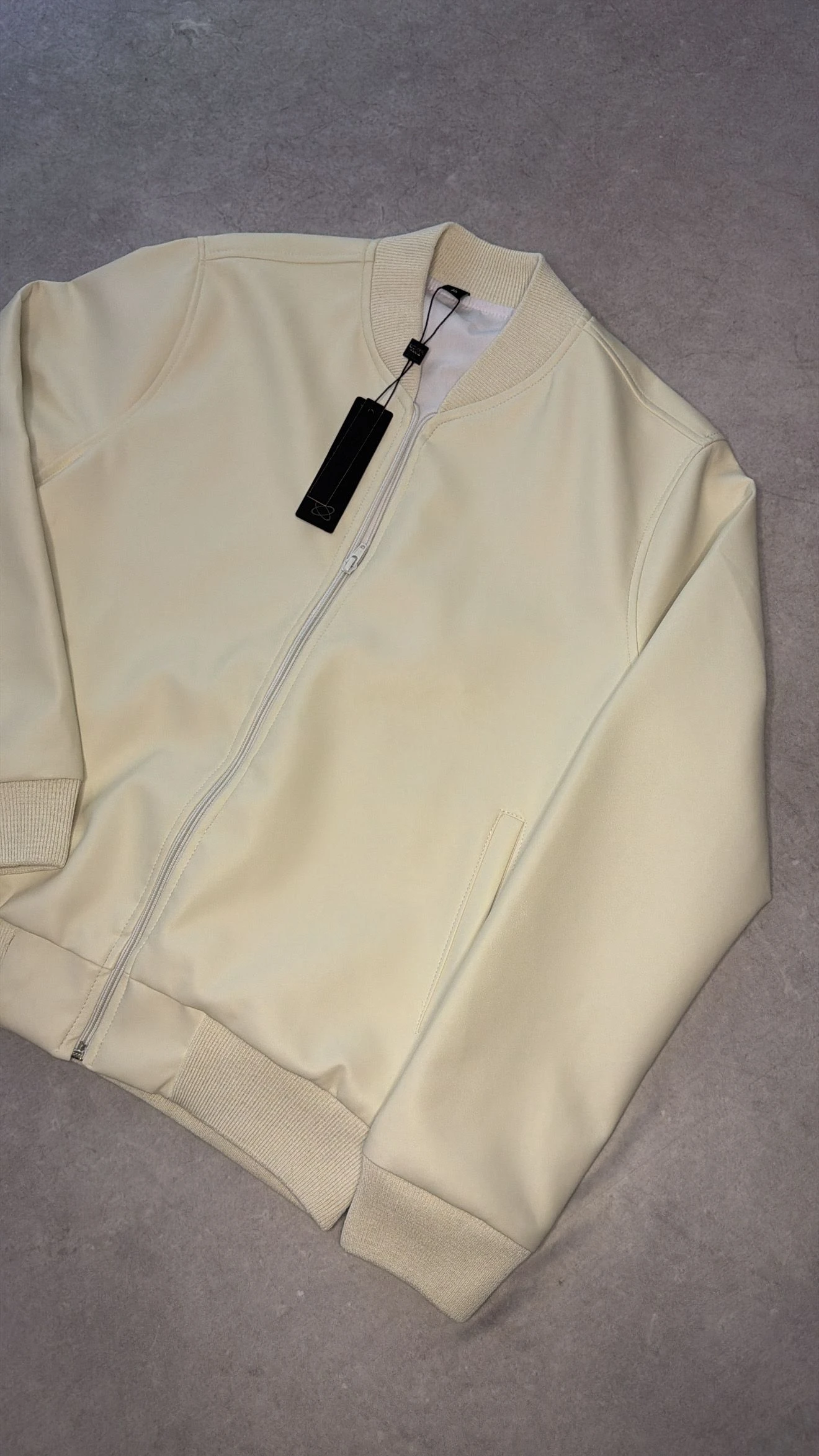 Jaqueta bomber “padrão Zara”  - 2