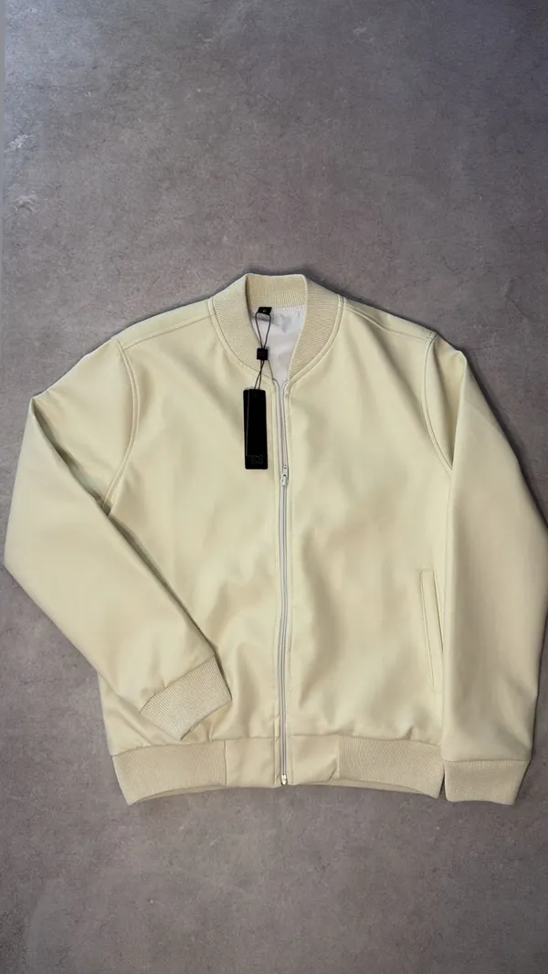 Jaqueta bomber “padrão Zara” 