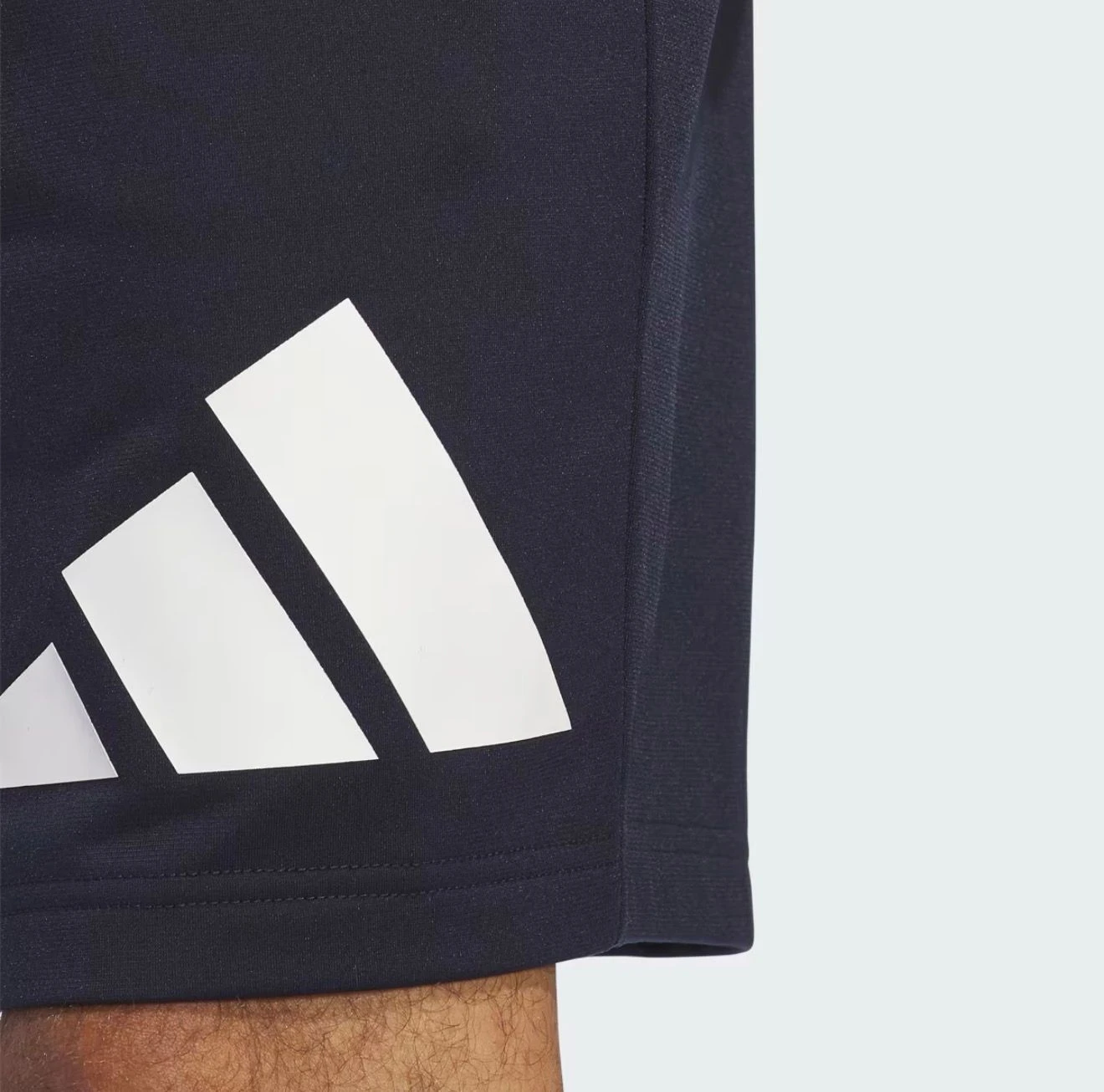 Bermuda adidas logo  - 2
