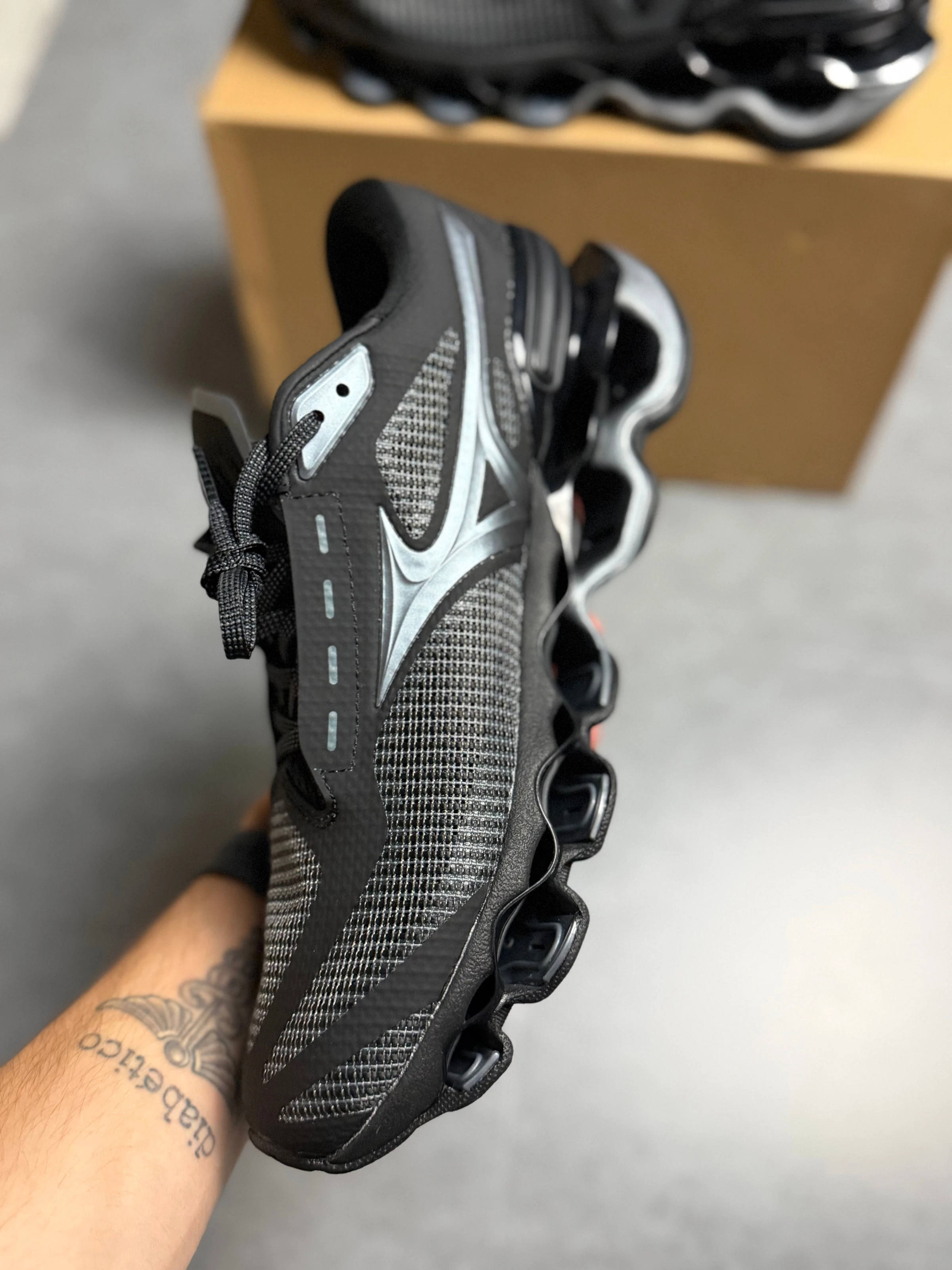 Mizuno prophecy 15 preto com prata  - 4