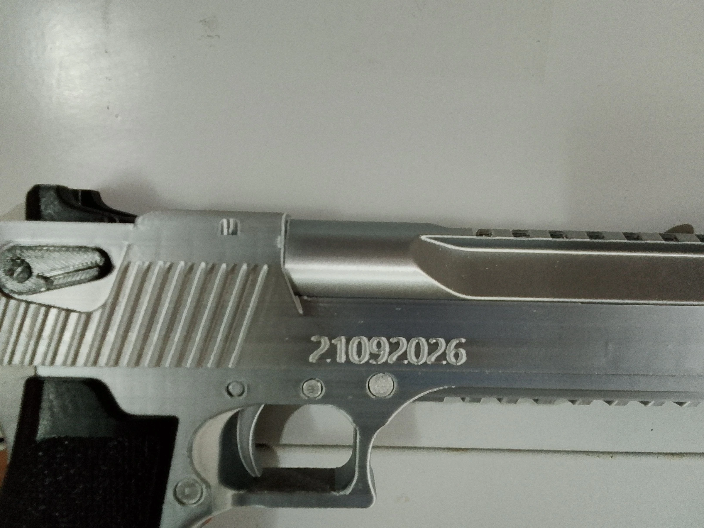 REPLICA DESERT EAGLE PARA CENÁRIO. - 2