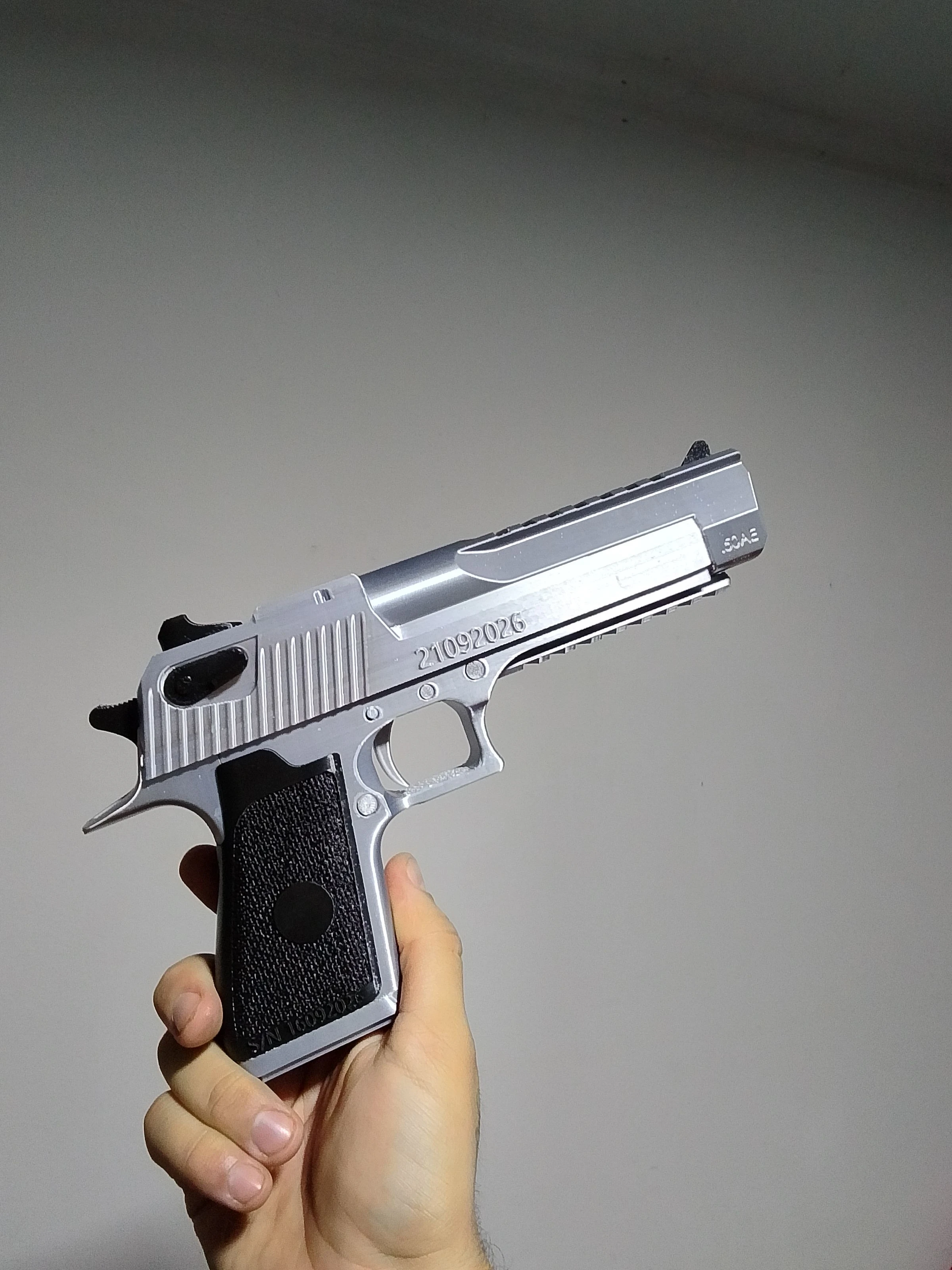 REPLICA DESERT EAGLE PARA CENÁRIO. - 4
