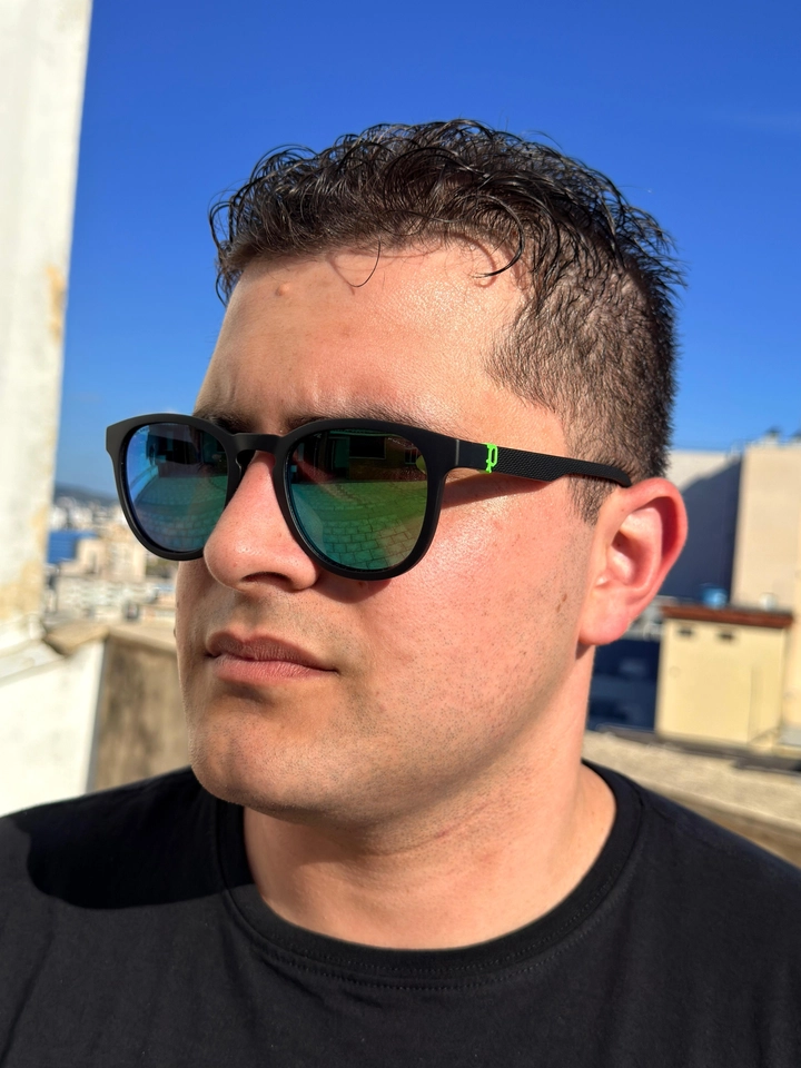 Óculos Solar Police – Estilo Urbano e Atitude em Preto Fosco - imagem 2