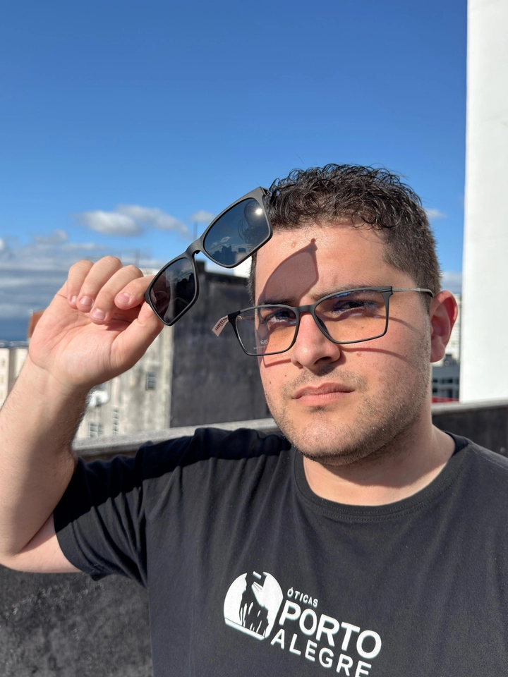 Armação Emporio Glass Black Matte – Engenharia e Versatilidade Clip-on - imagem 1