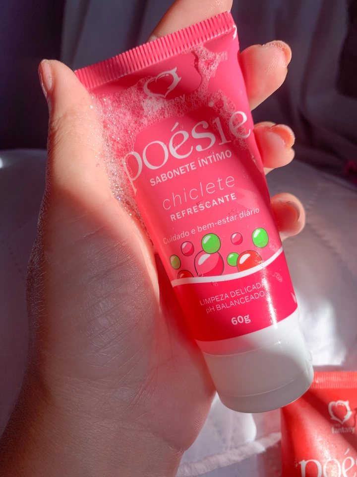 Sabonete Íntimo Poésie Chiclete  refrescante - 2
