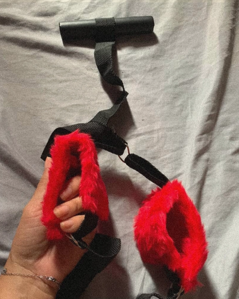 Kit Amarras De Porta Com Algema Pelúcia  - 2