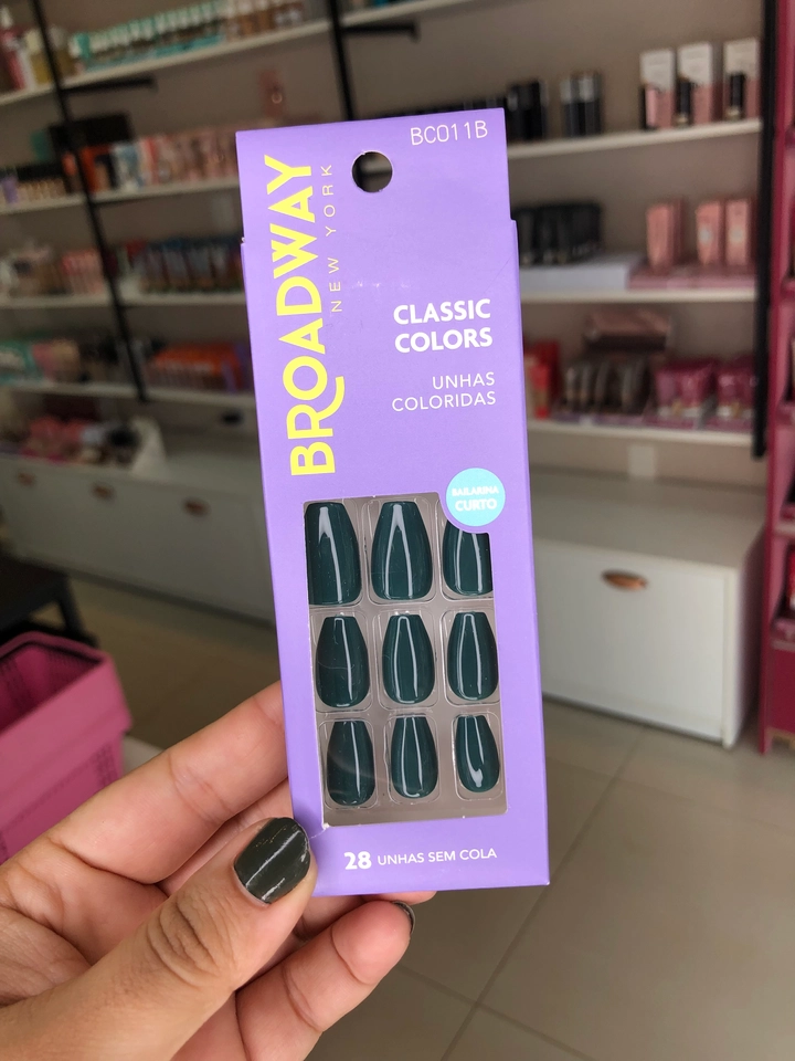 Unhas postiças coloridas - Broadway New York 