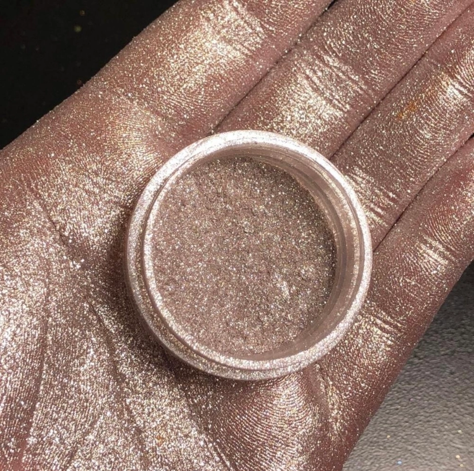 GLITTER GLOW FAND