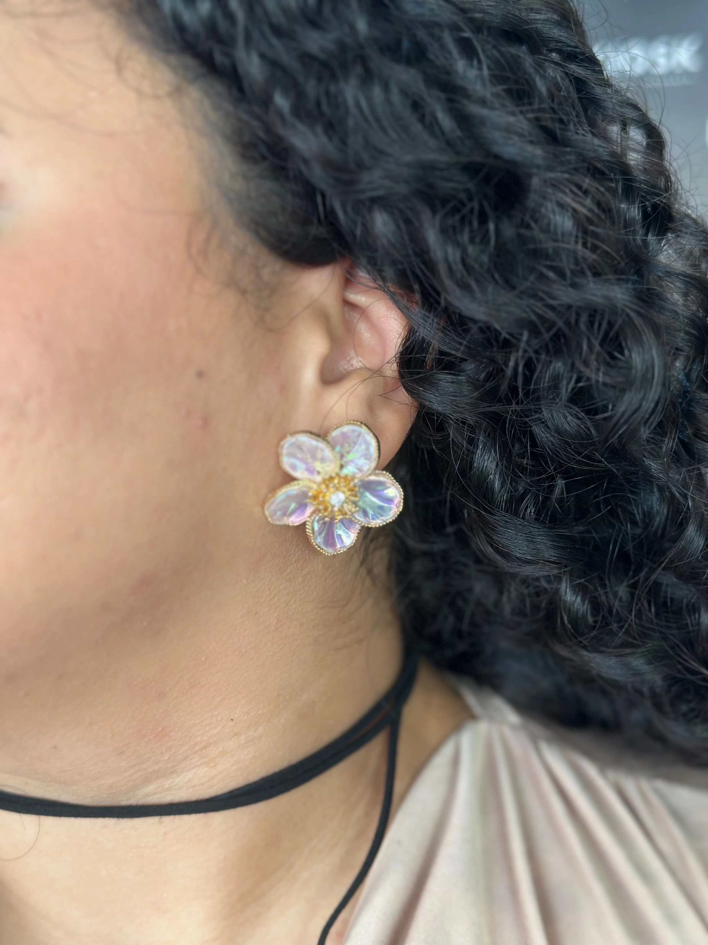Brinco de flor dourado - 1