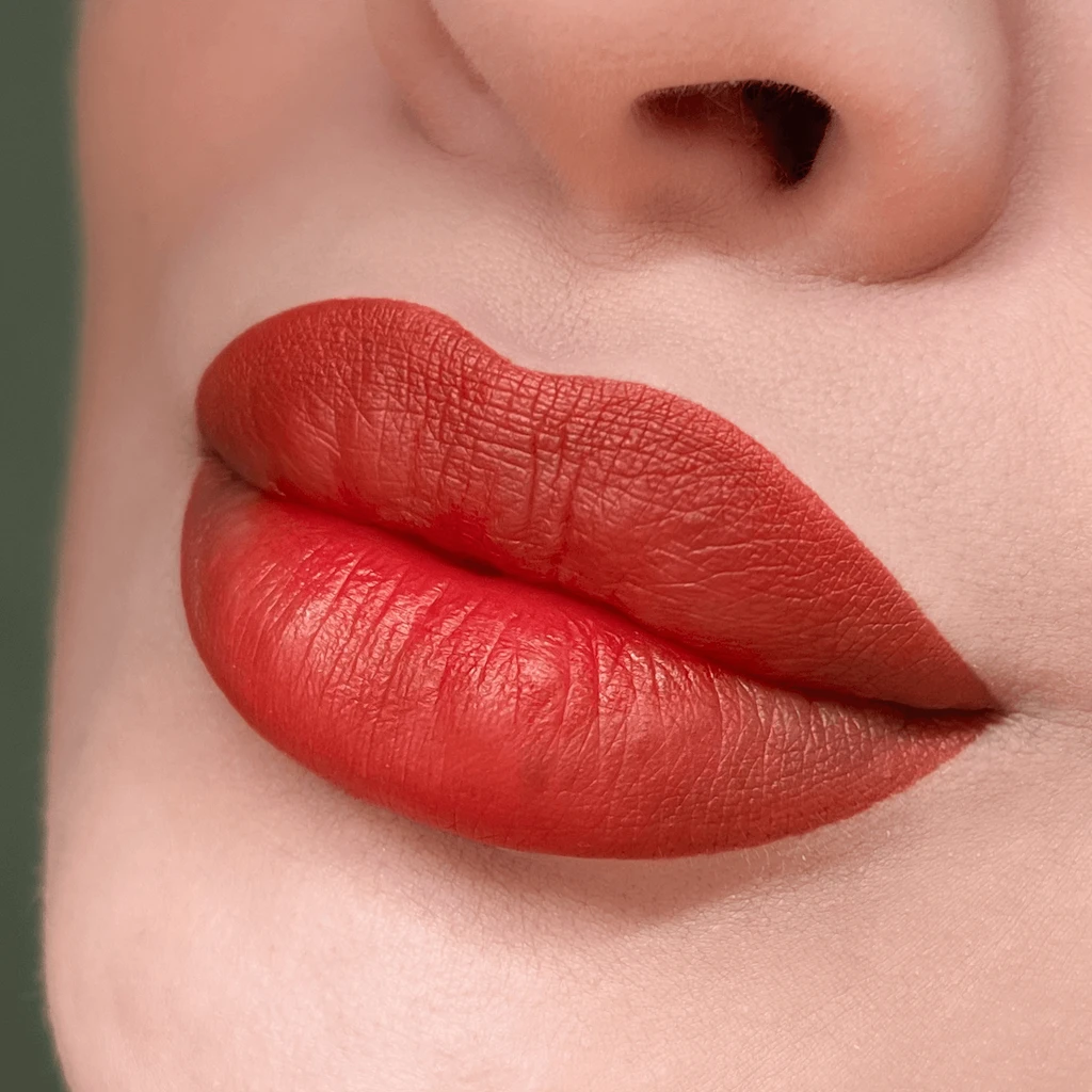 Lip Tint Love Me Mahav Cor Morango - 2