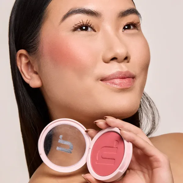 Blush Instant matte cor Barbie - Nina makeup  - imagem 2