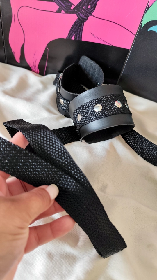 Braceletes com tiras de amarrar - 3
