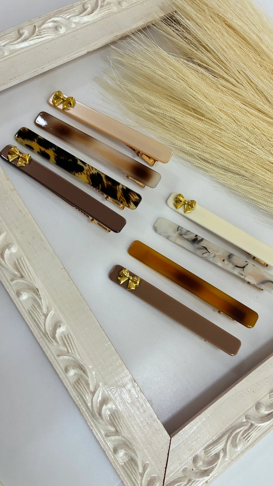 Hair clip com a base em acetato e laço 