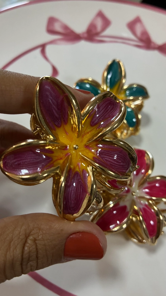 Pregadeira flor esmaltada- G - 2