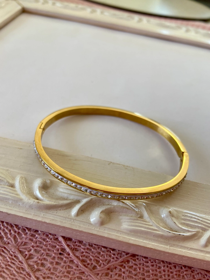 Bracelete cravejado 