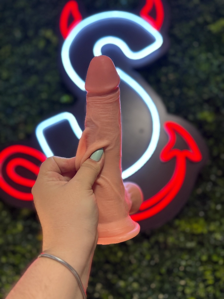 Pênis Super Realístico Dupla Camada - 22,0 X 4,6 cm  - 4