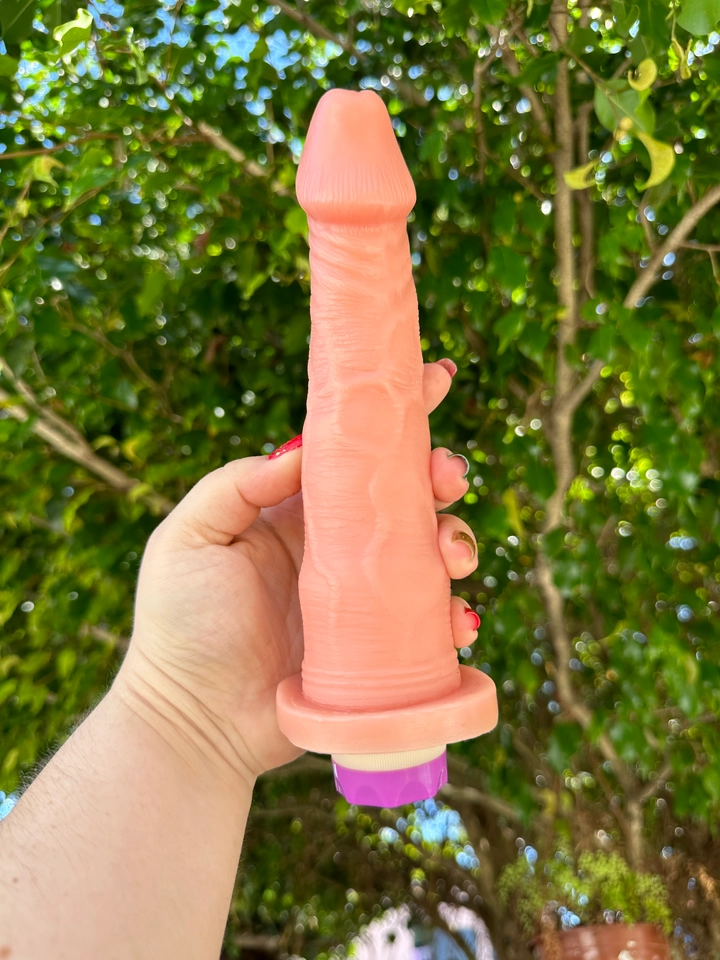 PRÓTESE REALÍSTICA COM VIBRAÇÃO INTERNA 20 X 4,2 CM - 1