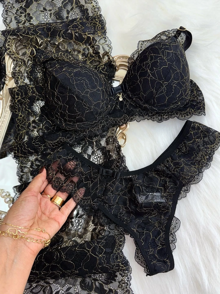 Conjunto Bojo Renda Fio Dourado Preto