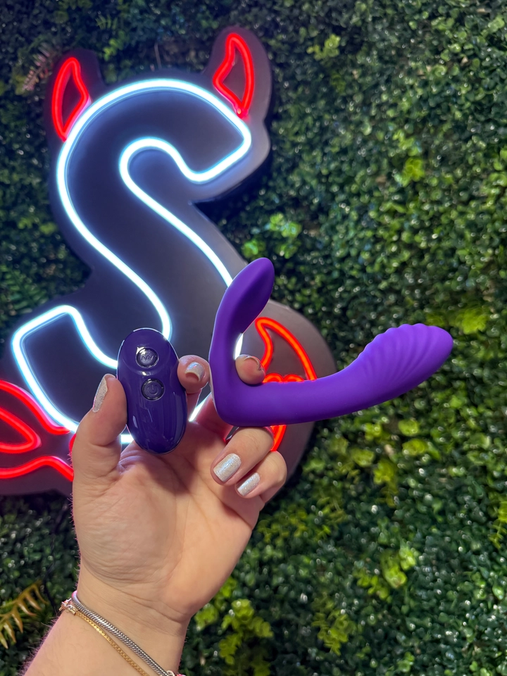 VIBRADOR LIA COM CONTROLE ESTIMULADOR CLÍTORIS COM 7 MODOS DE VIBRAÇÕES  - imagem 3