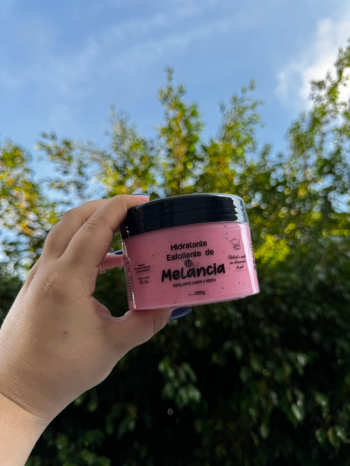 HIDRATANTE ESFOLIANTE CORPO E ROSTO MELANCIA 300G
