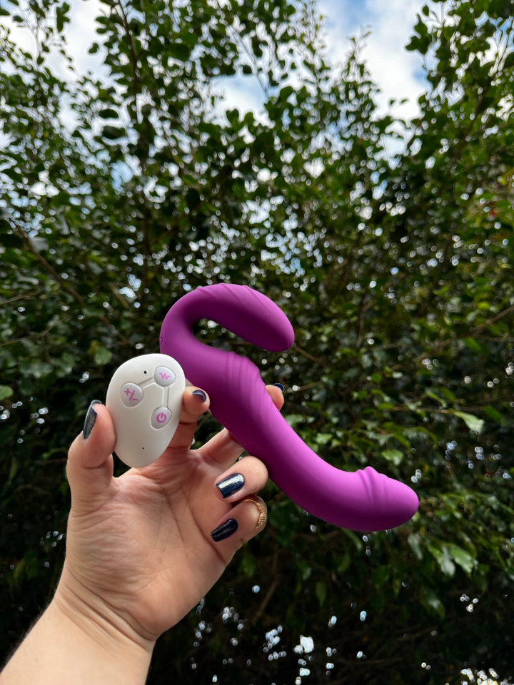 Vibrador strap com Controle - 1