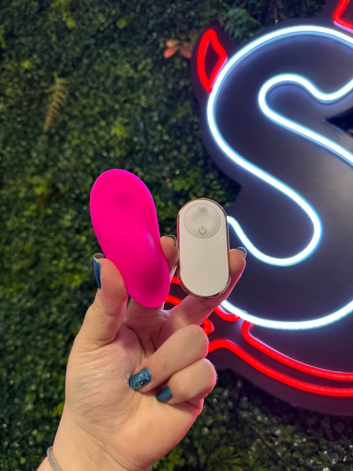 Vibrador de Calcinha Recarregável com Controle - Lea - ROSA  - imagem 2