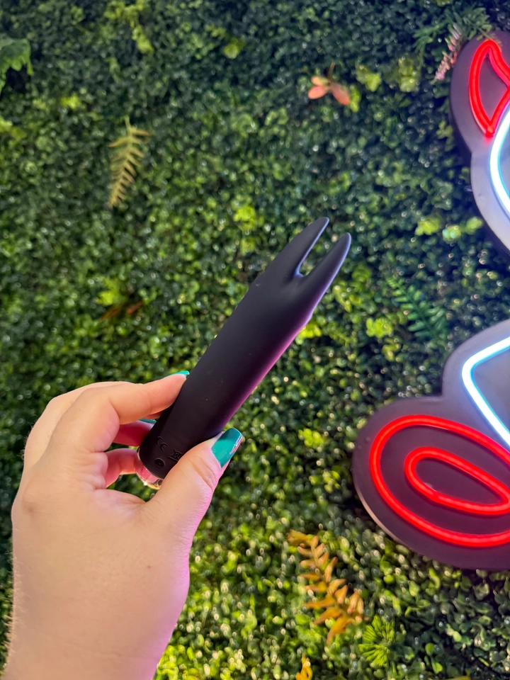 Vibrador e Estimulador Multivelocidade Recarregável Dona Funny - imagem 3