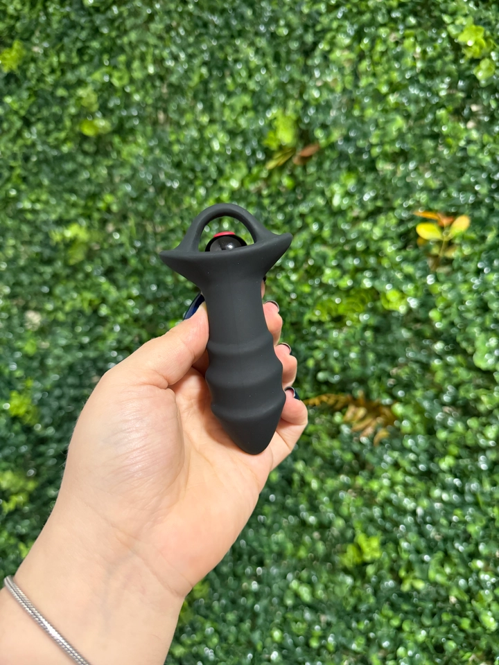 Plug Anal Vibrador Silicone Macio Recarregável  - imagem 1