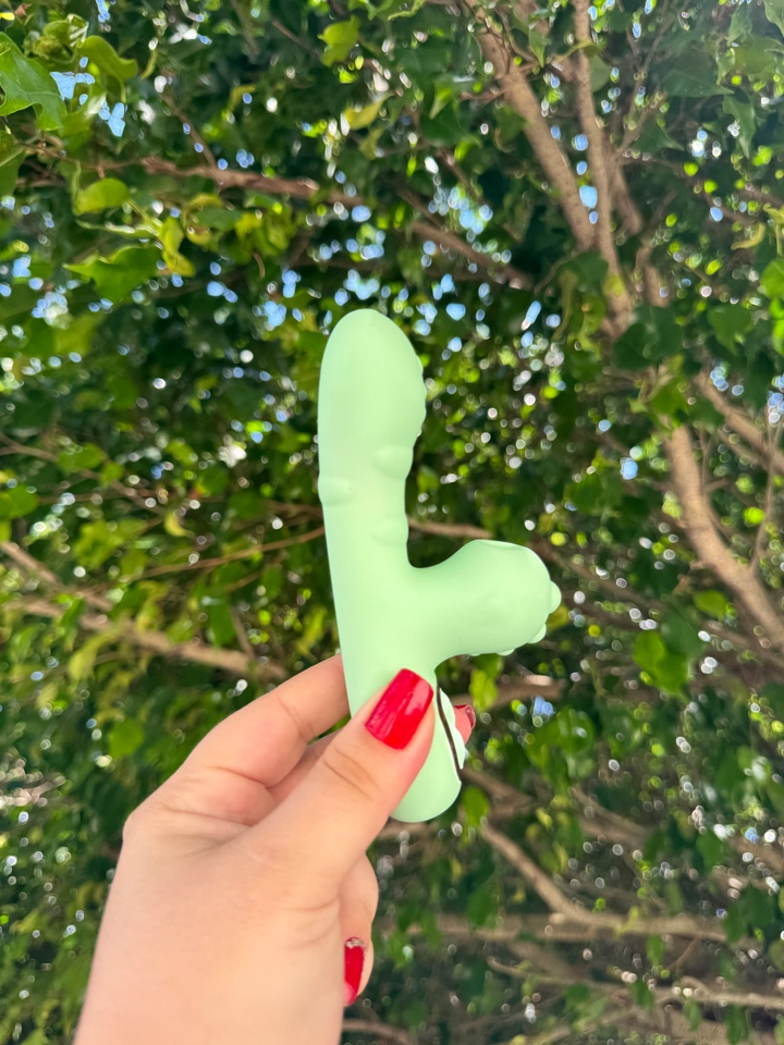 Vibrador Duplo com sugador Recarregavel Esquenta - 7