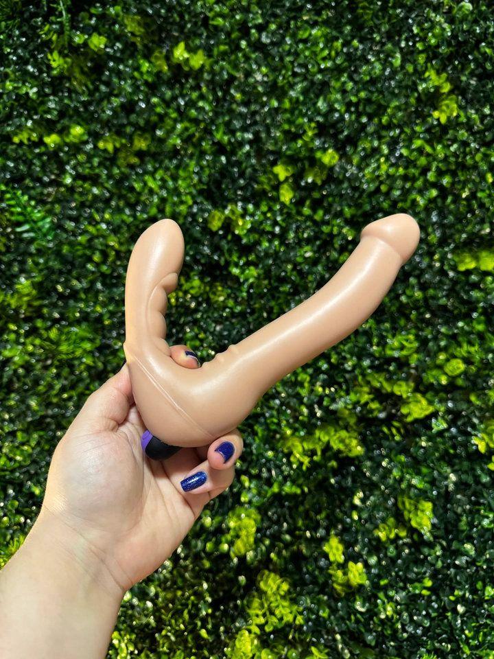 Vibrador Strapless Joy 10 Modos De Vibração Com Controle Wireless - imagem 2