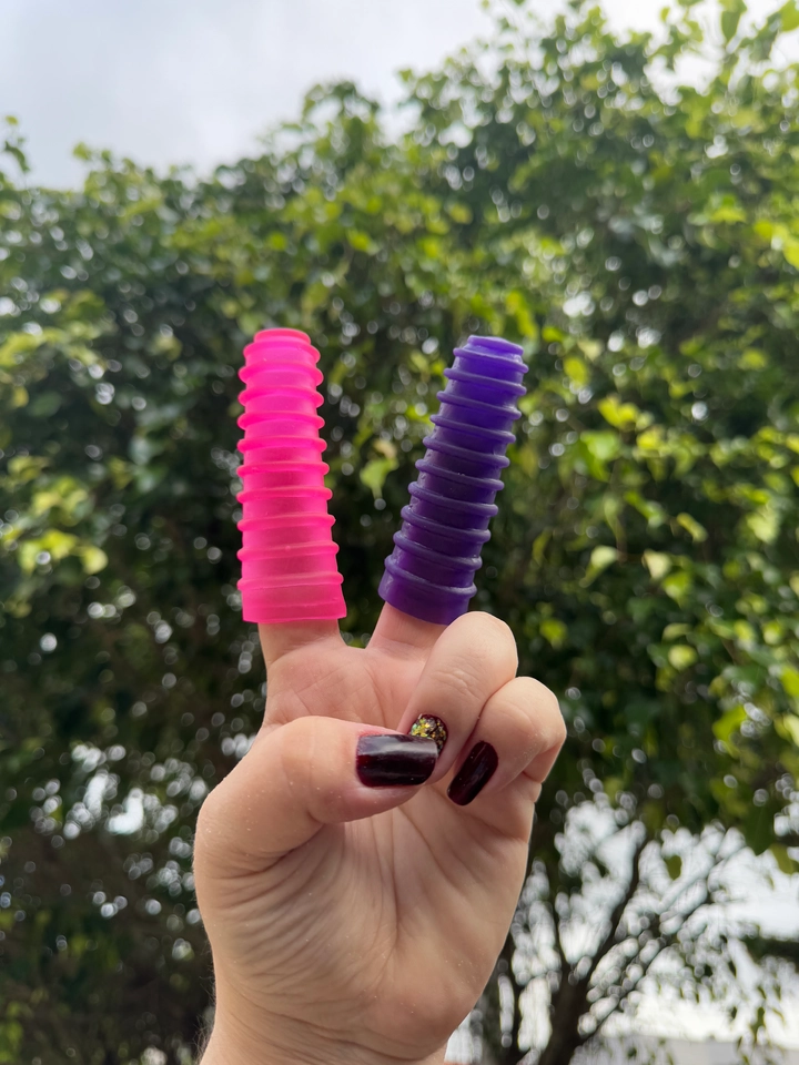 CAPA PARA DEDO COM ANÉIS MASSAGEADORES  - 1