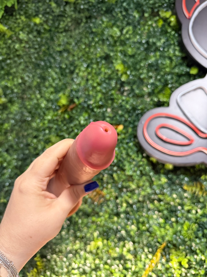 Vibrador Penis Macio com Ejaculação , com controle Remoto Recarregavel  - 4