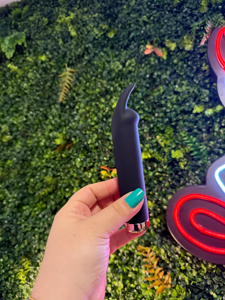 Vibrador e Estimulador Multivelocidade Recarregável Dona Funny - imagem 2
