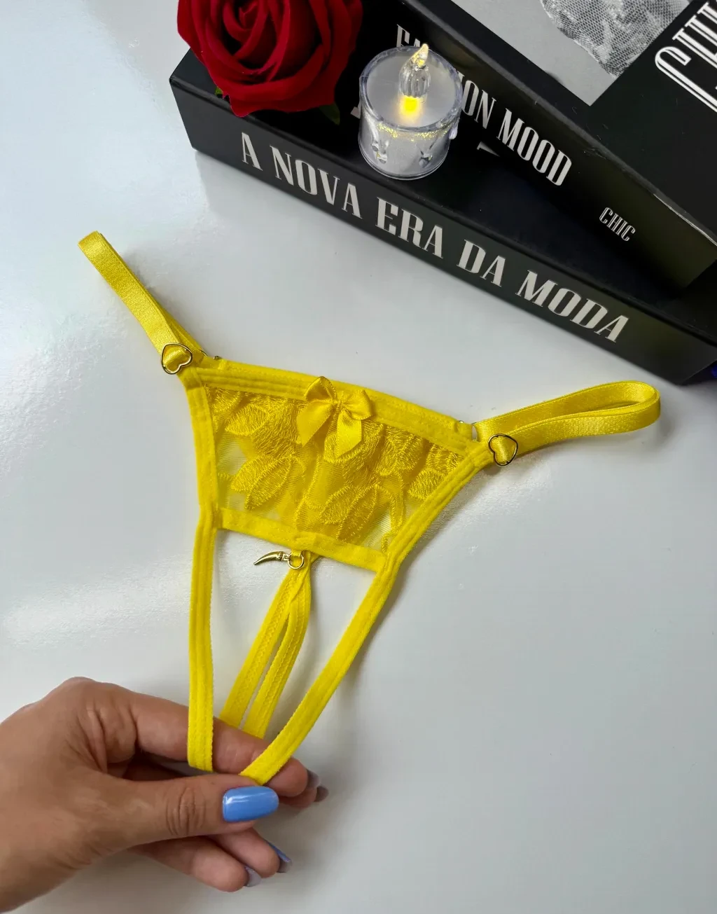 Calcinha Pétala apressadinha Secretária Amarela - 1