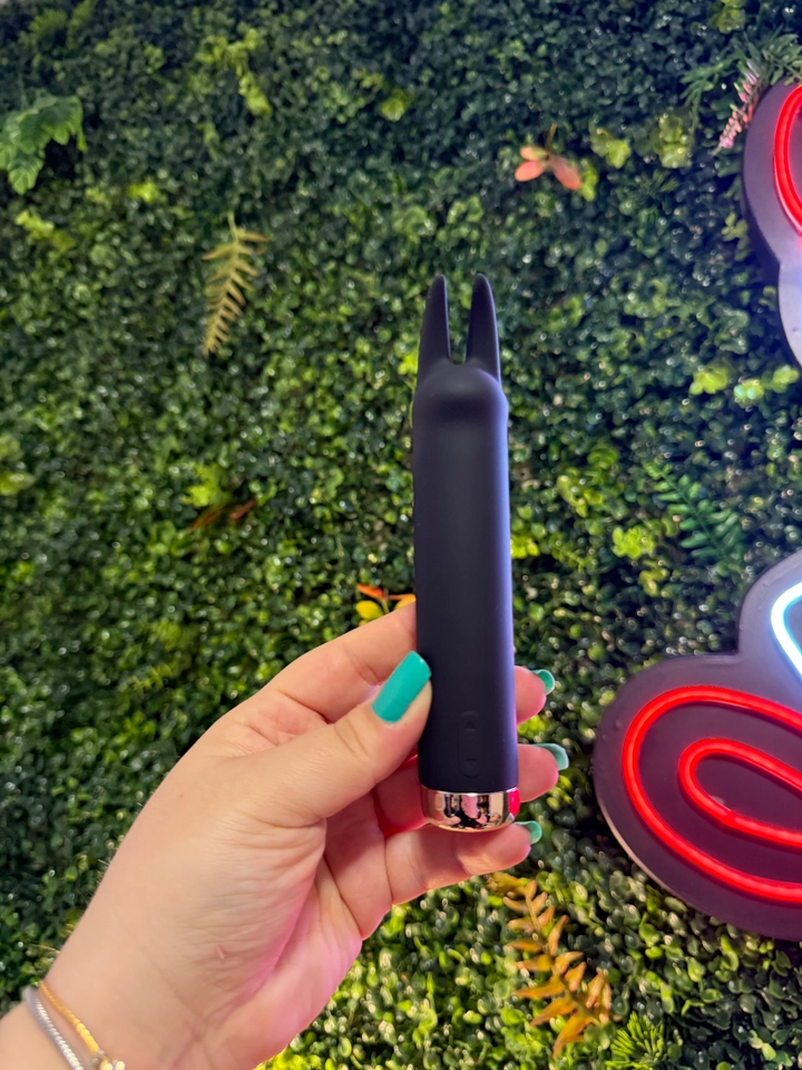 Vibrador e Estimulador Multivelocidade Recarregável Dona Funny - imagem 1