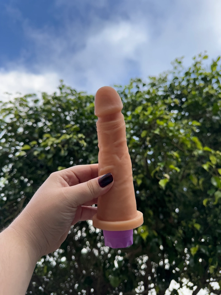 PENIS VIBRO COM 12 MODOS DE VIBRAÇÃO 18X4,4CM